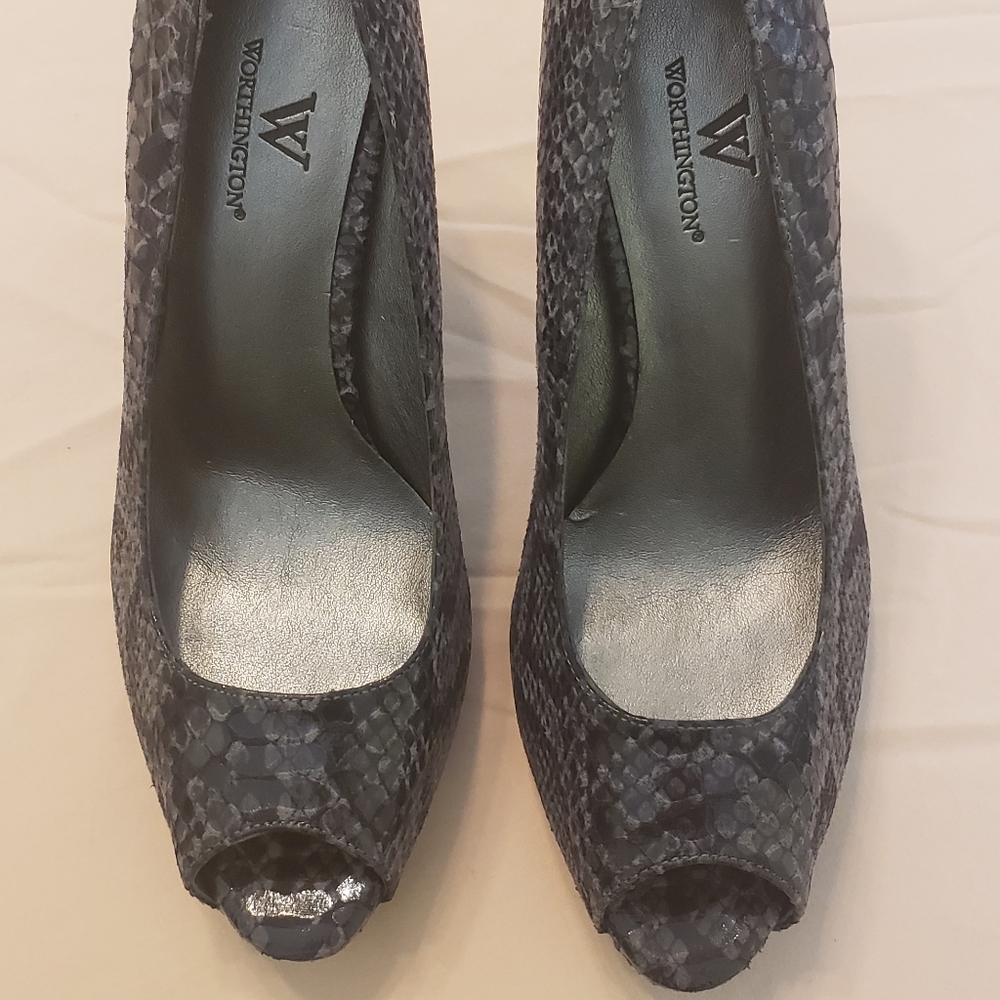 Worthington Black & Grey Heels 8.5 Wide Width
